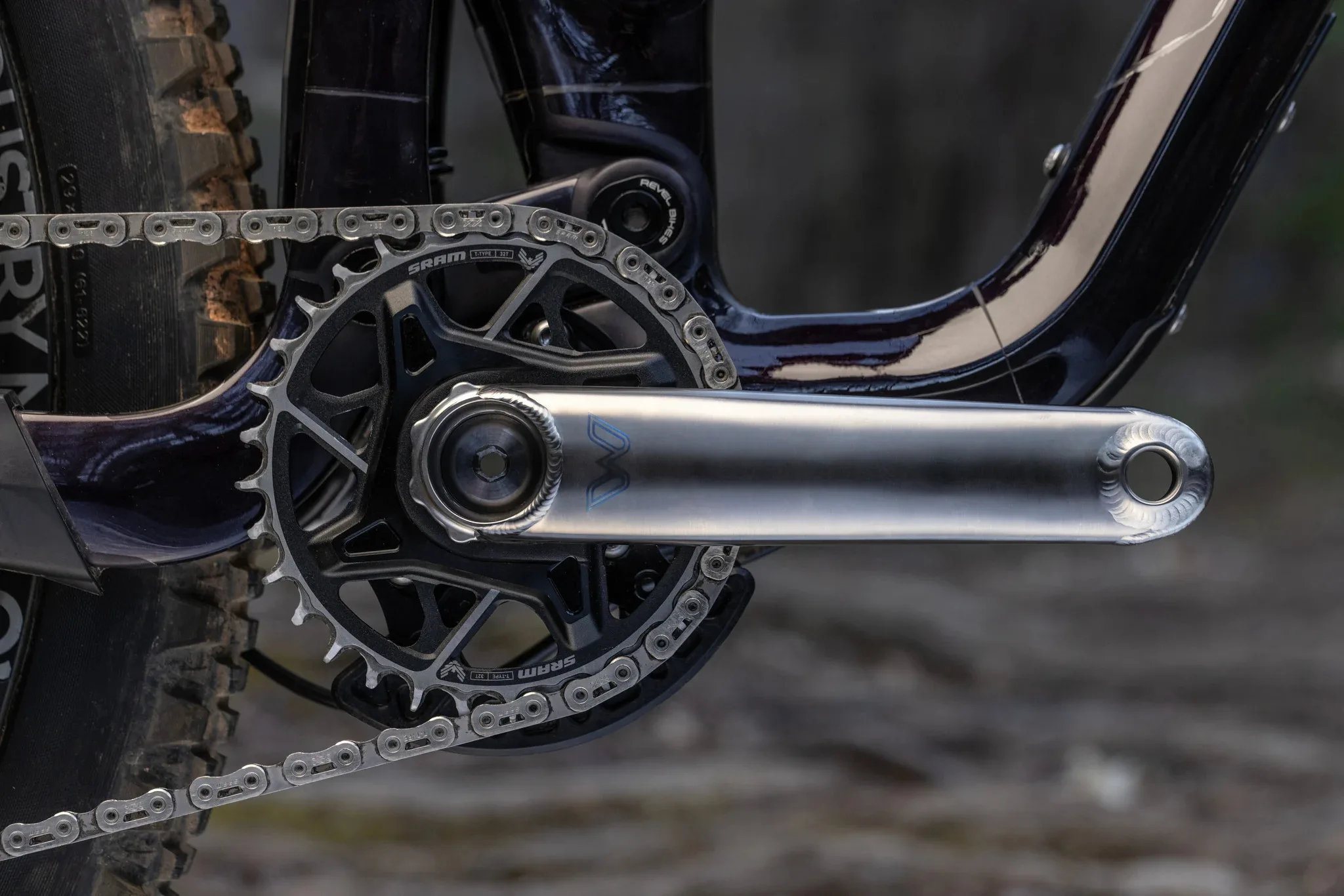Side shot of EE wings on MTB